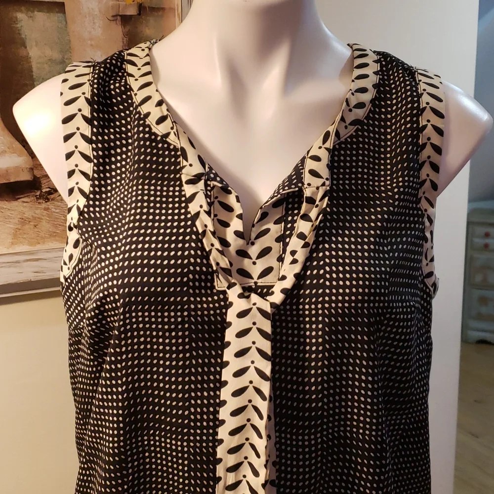 NY Collection Tank - Picture 2 of 5